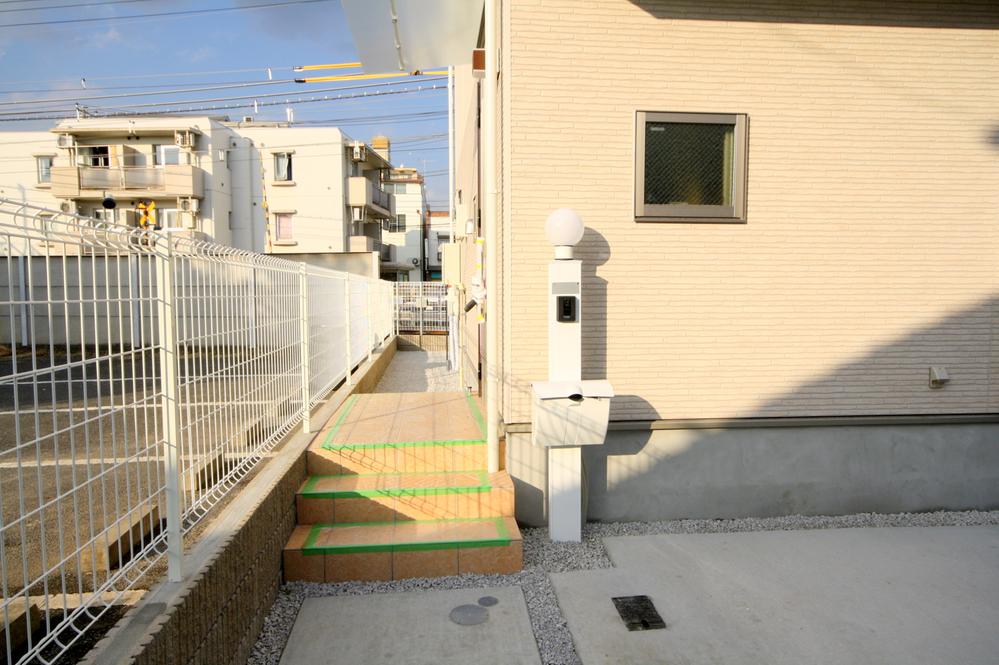 Local appearance photo. Local (2013 November shooting)