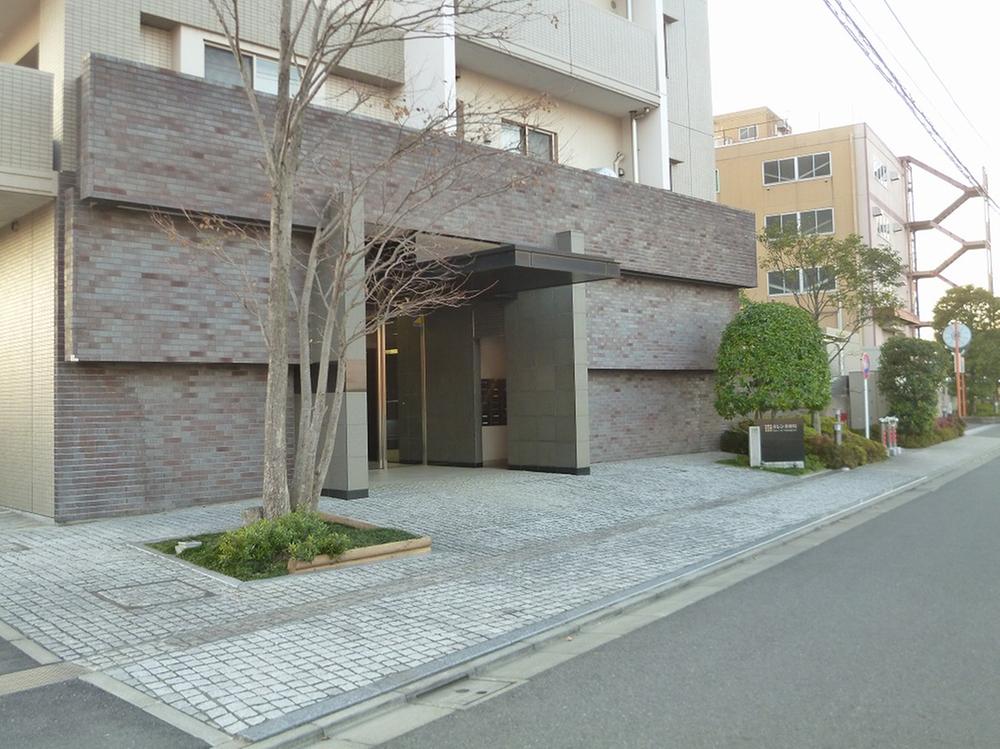 Other common areas. Entrance