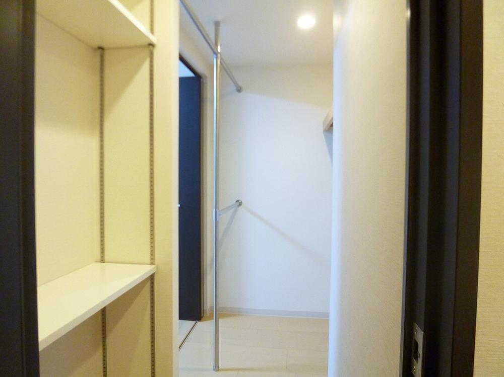 Receipt. Walk-in closet