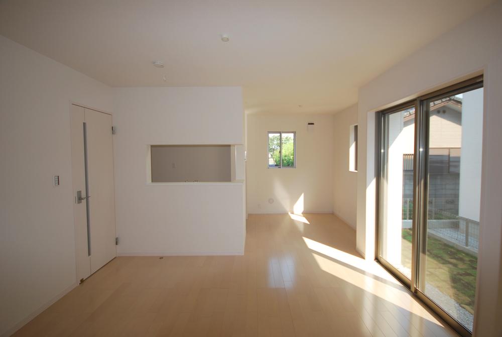 Same specifications photos (living). Example of construction