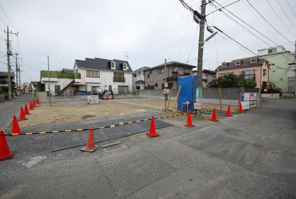 Local photos, including front road. Local (August 2013) Shooting