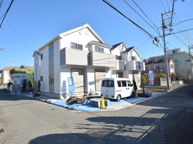 Local photos, including front road. Fuchu Yotsuya 1-chome local landscape