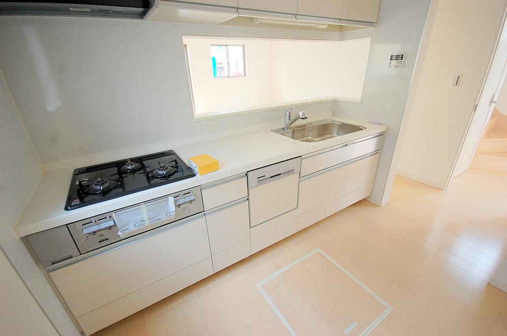 Kitchen. Local (September 2013) Shooting