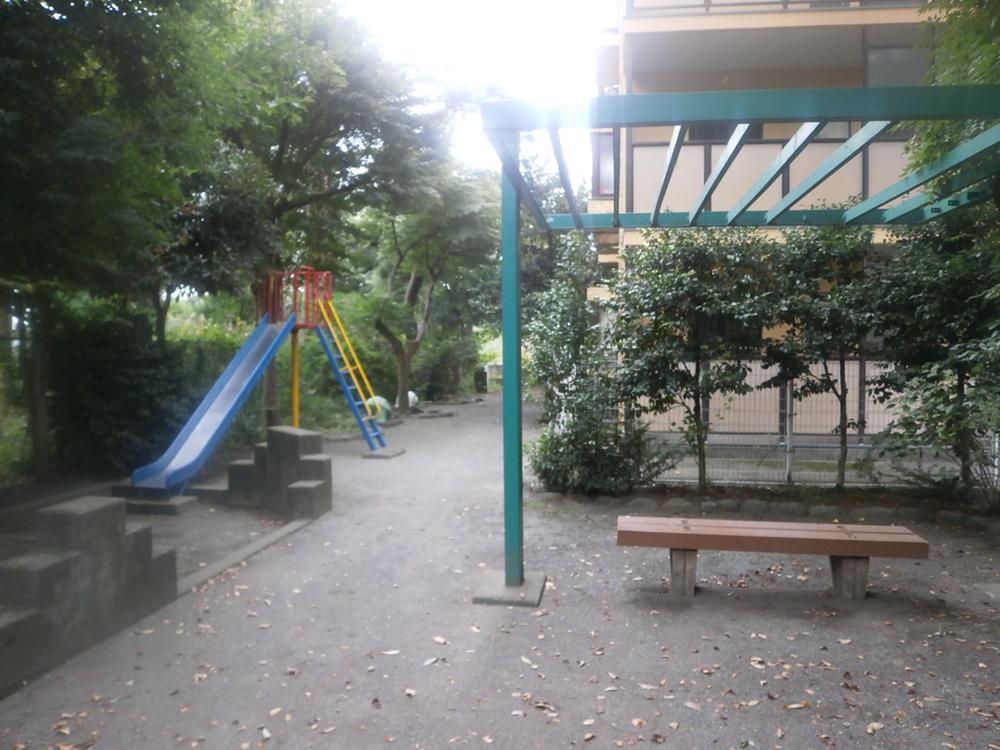 Other common areas. On-site provides park