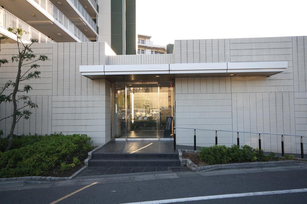 Entrance. Local (11 May 2013) Shooting