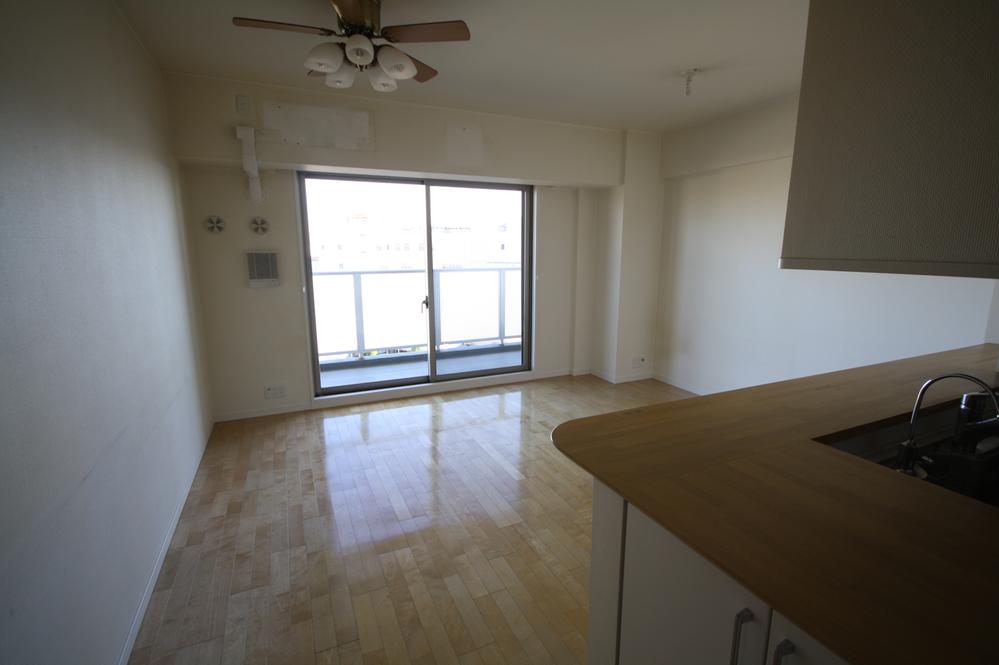 Living. Local (11 May 2013) Shooting