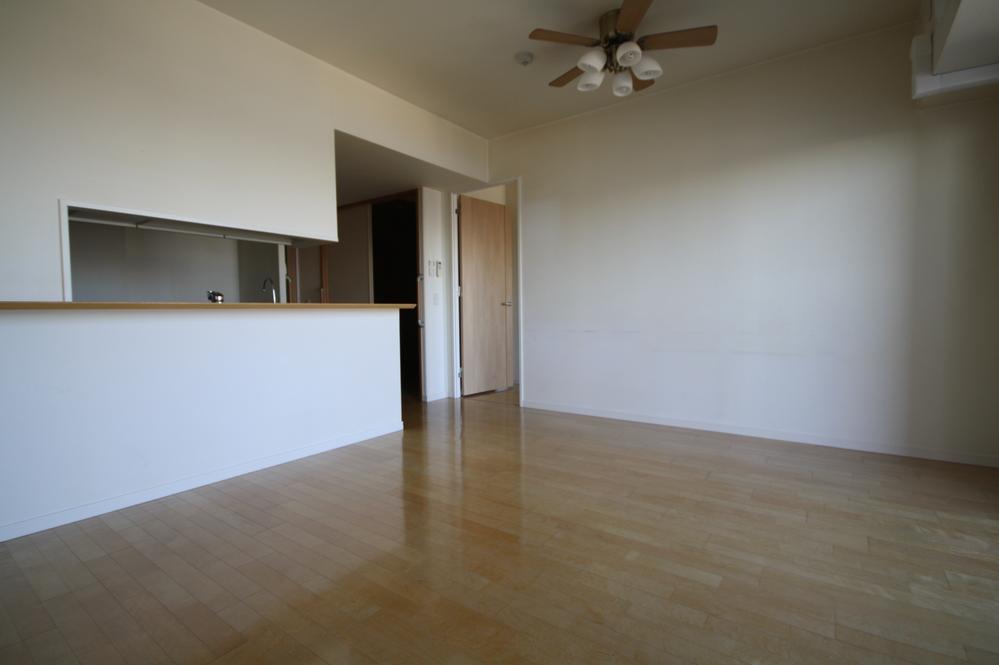 Living. Local (11 May 2013) Shooting