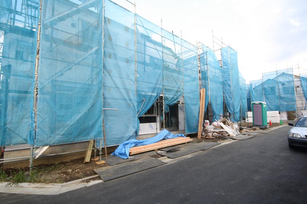 Local photos, including front road. Local (11 May 2013) Shooting