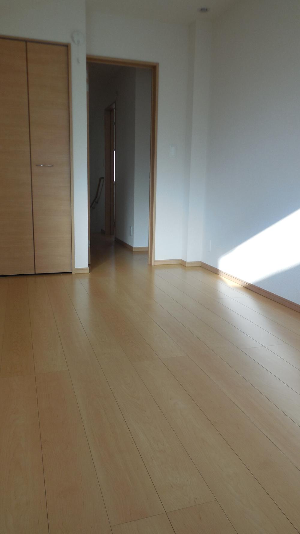 Non-living room. Indoor (12 May 2013) Shooting