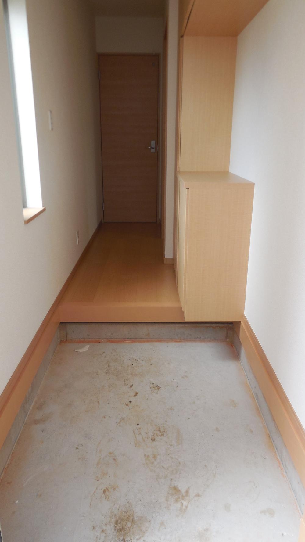 Entrance. Local (12 May 2013) Shooting