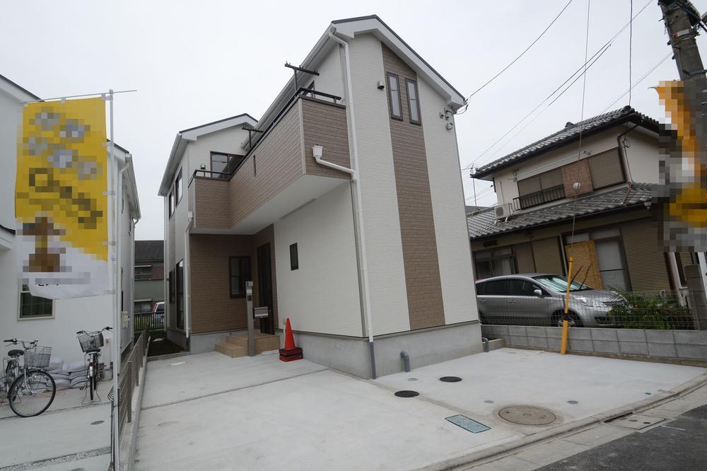 Local photos, including front road. Local (September 2013) Shooting