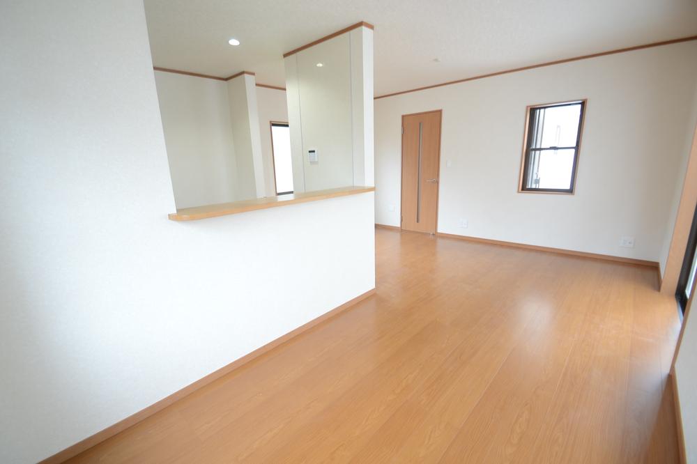 Living. LDK15 Pledge Counter Kitchen