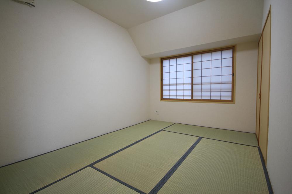 Non-living room. Local (11 May 2013) Shooting