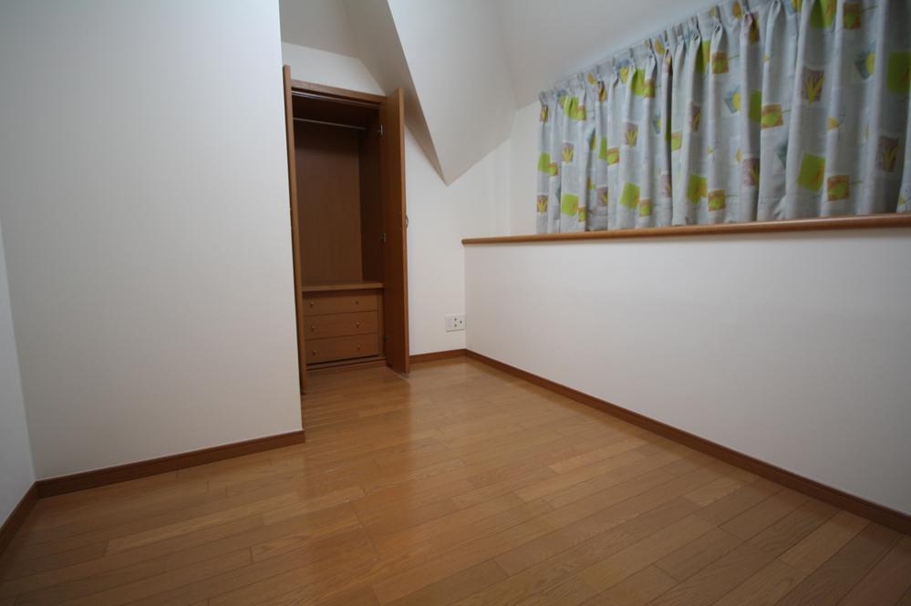 Non-living room. Local (11 May 2013) Shooting