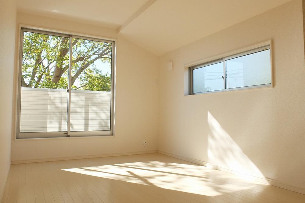 Non-living room. A bright room