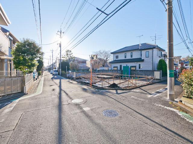 Local photos, including front road. The future of the new "urban" mansion local what the static area nestled in the location of 5 minutes from the living Station overlooking the park next to (December 2013) Shooting