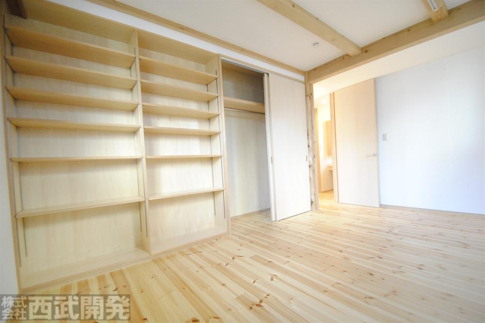 Non-living room. Western-style 7.5 Pledge With closet