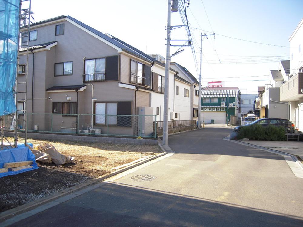 Local photos, including front road. Local (12 May 2013) Shooting