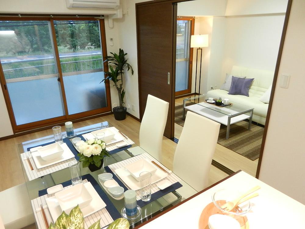 Living. Furnished sale (dining set, etc.) indoor (June 2013) Shooting