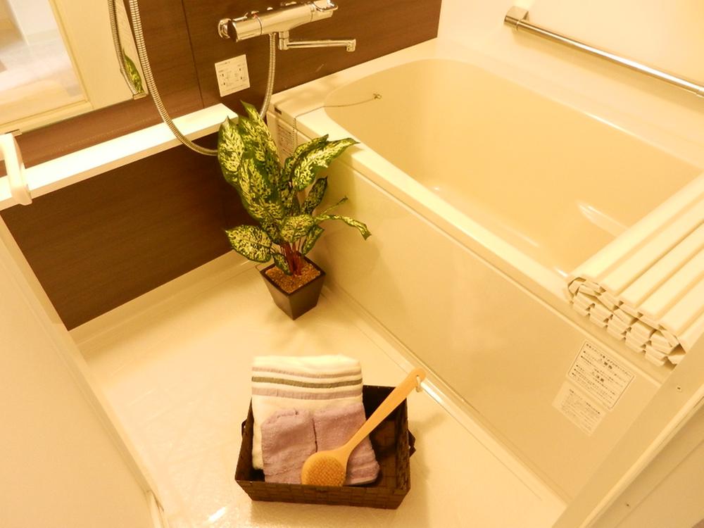 Bathroom. With ventilation dryer, With reheating function, Unit bus (May 2013) Shooting
