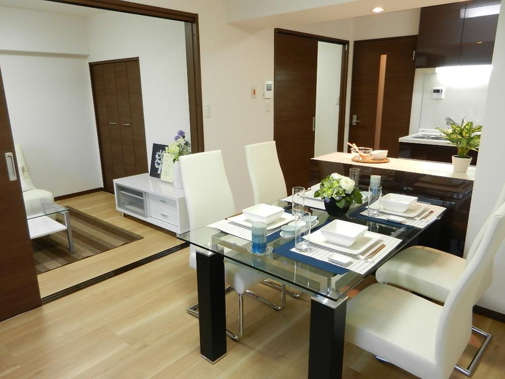 Non-living room. Furnished sales (such as dining set) (June 2013) Shooting