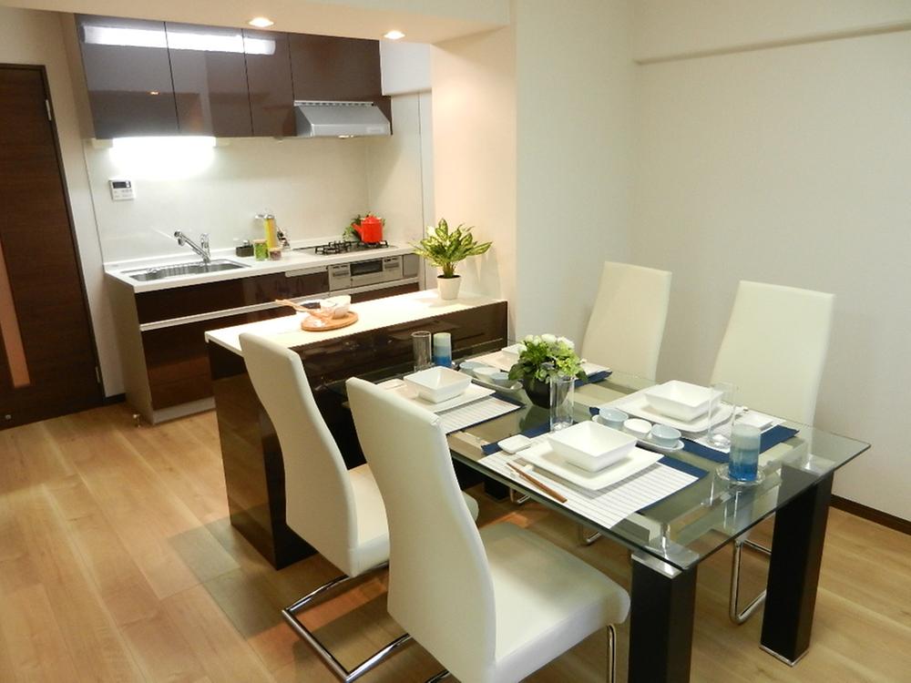 Living. Furnished sale (dining set, etc.) indoor (June 2013) Shooting