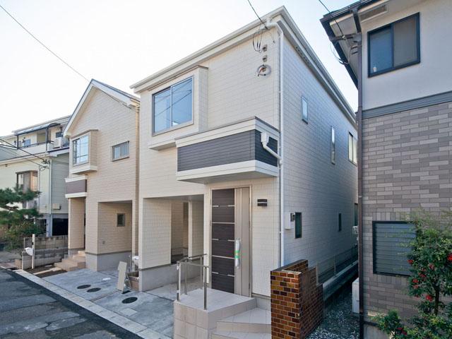 Local appearance photo. Local (12 May 2013) Shooting