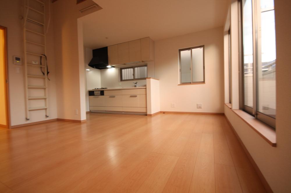 Living. Indoor (12 May 2013) Shooting