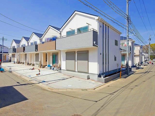 Rendering (appearance). The photograph is an image.