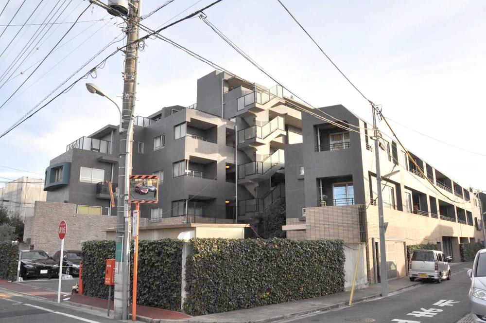 Local appearance photo. Local (12 May 2013) Shooting