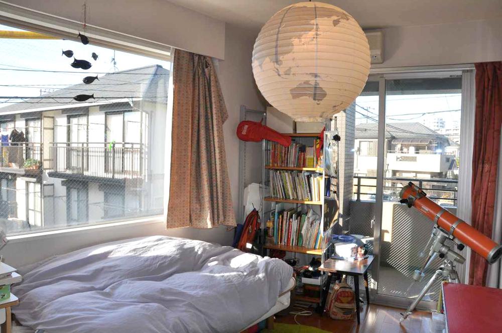 Non-living room. Indoor (12 May 2013) Shooting