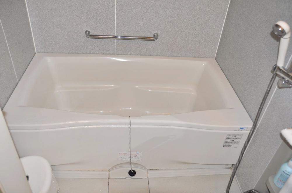 Bathroom. Indoor (12 May 2013) Shooting