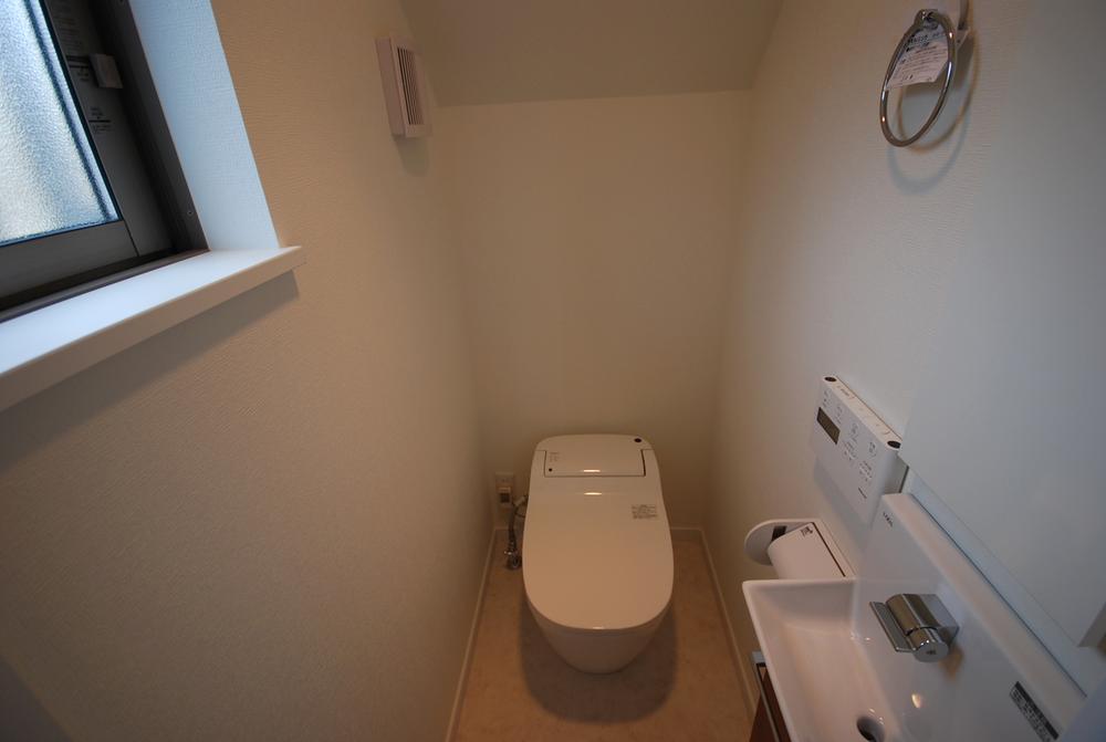 Toilet. Indoor (September 2013) Shooting