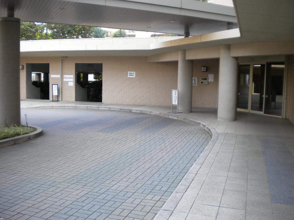 Other common areas. Covered driveway