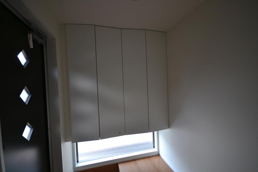 Entrance. Local (September 2013) Shooting