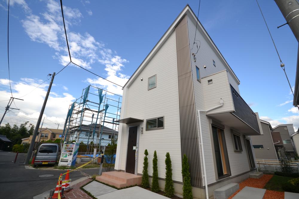 Local photos, including front road. Local (September 2013) Shooting