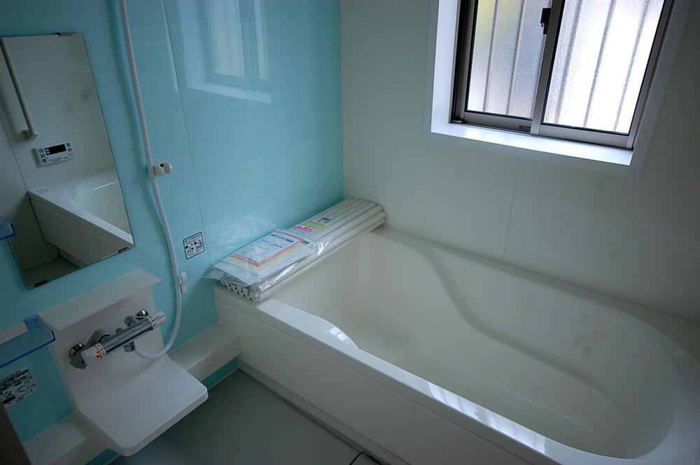 Bathroom. Local (September 2013) Shooting