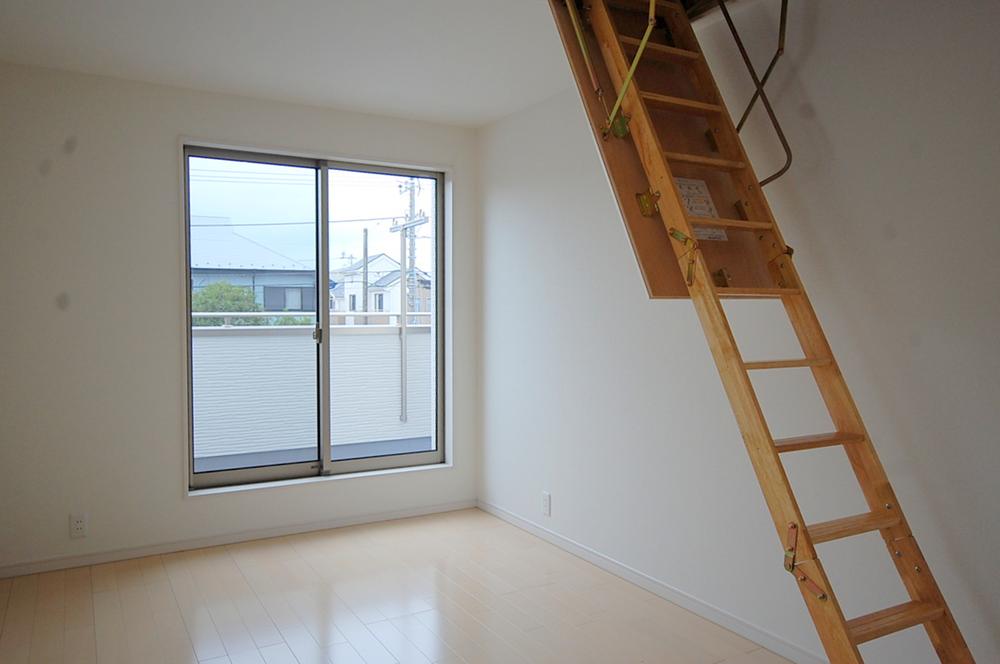 Non-living room. Local (September 2013) Shooting