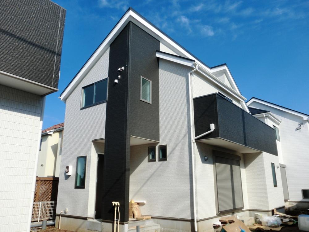 Local appearance photo. Local (11 May 2013) Shooting