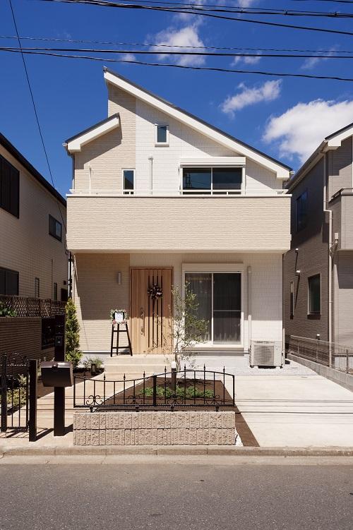 Building plan example (exterior photos). It is the example of construction in Idasangyo original custom home. 