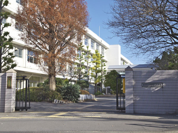 Surrounding environment. Fuchu sixth junior high school (about 1520m ・ 19 minutes walk)