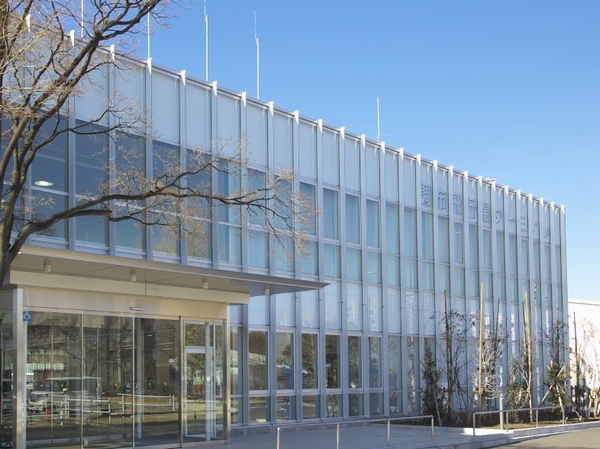  [Fuchu Forest Park] Fuchu (about 3.0km) playground equipment Square, Waterside Square (Jabujabu pond) Japanese garden and sports facilities (tennis court, Ono stadium, Football ・ Hockey Rink), Enhancement facilities such as BBQ Square