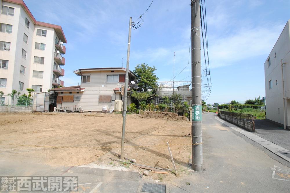 Local photos, including front road. Local (August 2013) Shooting This selling local