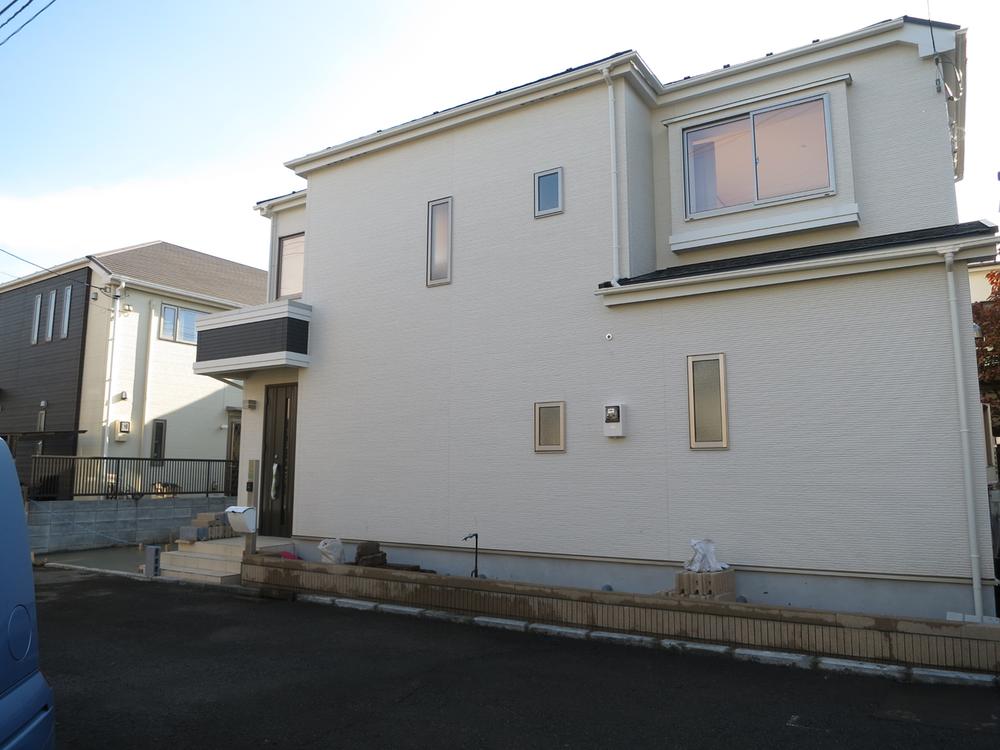 Local appearance photo. Local (11 May 2013) Shooting