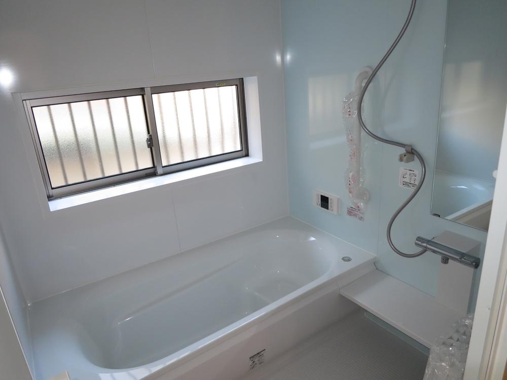 Bathroom. Local (11 May 2013) Shooting