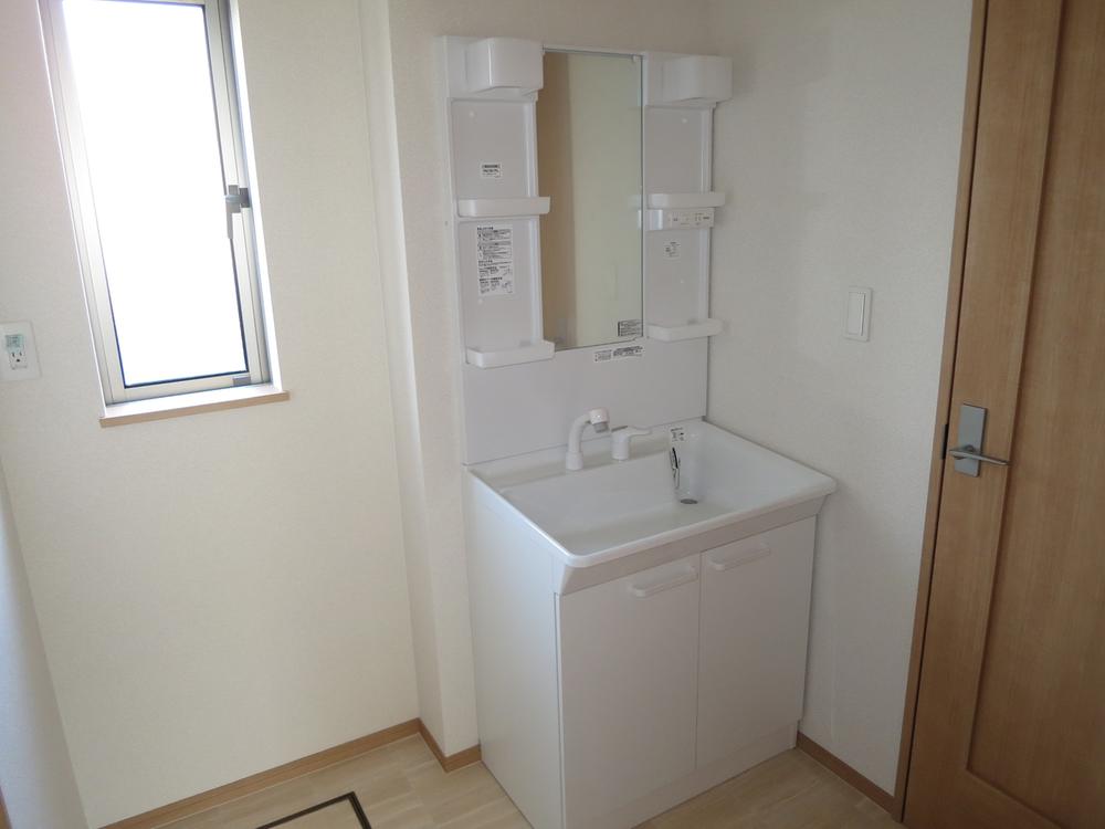 Wash basin, toilet. Local (11 May 2013) Shooting