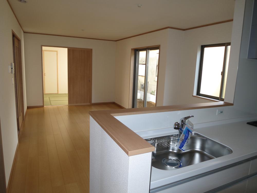 Kitchen. Local (11 May 2013) Shooting