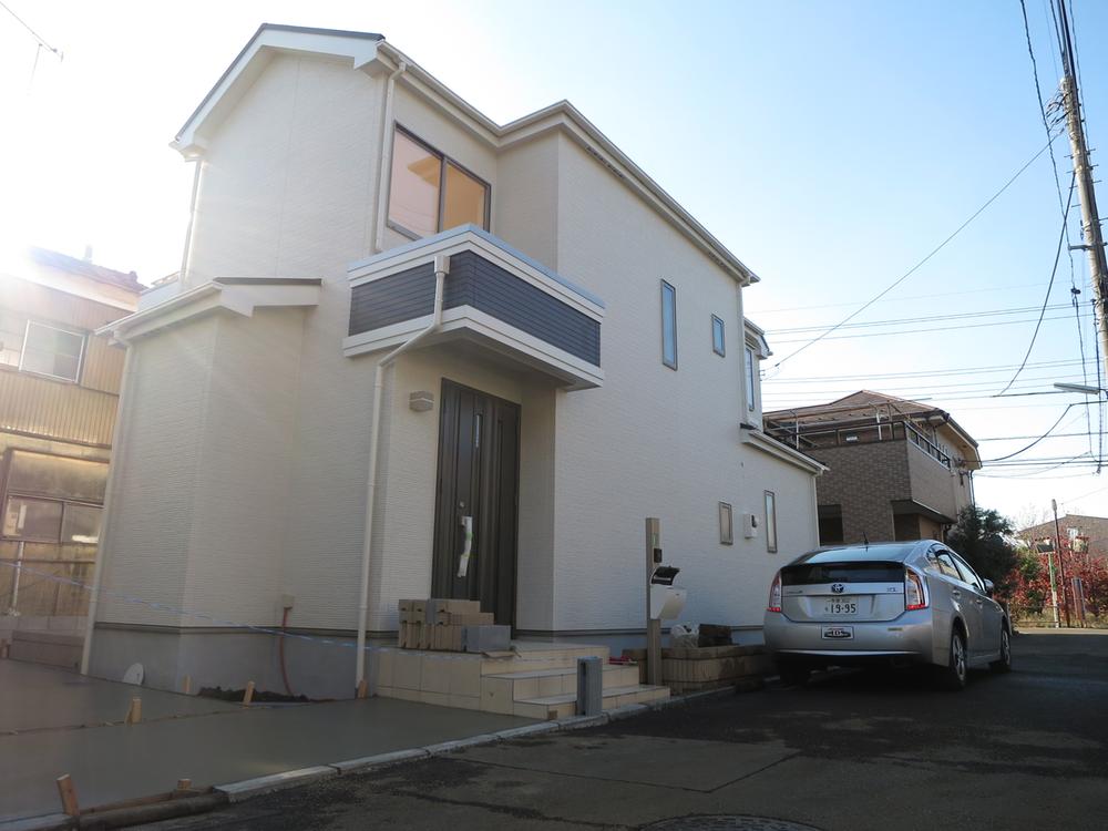 Local appearance photo. Local (11 May 2013) Shooting