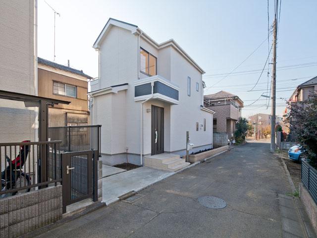 Local appearance photo. Why do not you live in a strong Iida nice house in 4LDK earthquake nestled in a quiet residential area?