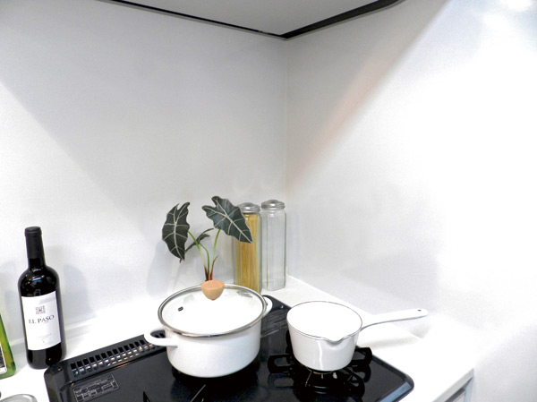 Kitchen.  [Kitchen Panel] The wall has adopted the kitchen panel. moisture ・ Because it is difficult to absorb the oil, Oil dirt can be handled comfortably.